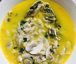 #餐桌上的春日限定#昂刺鱼蘑菇汤～鲜上加鲜的做法