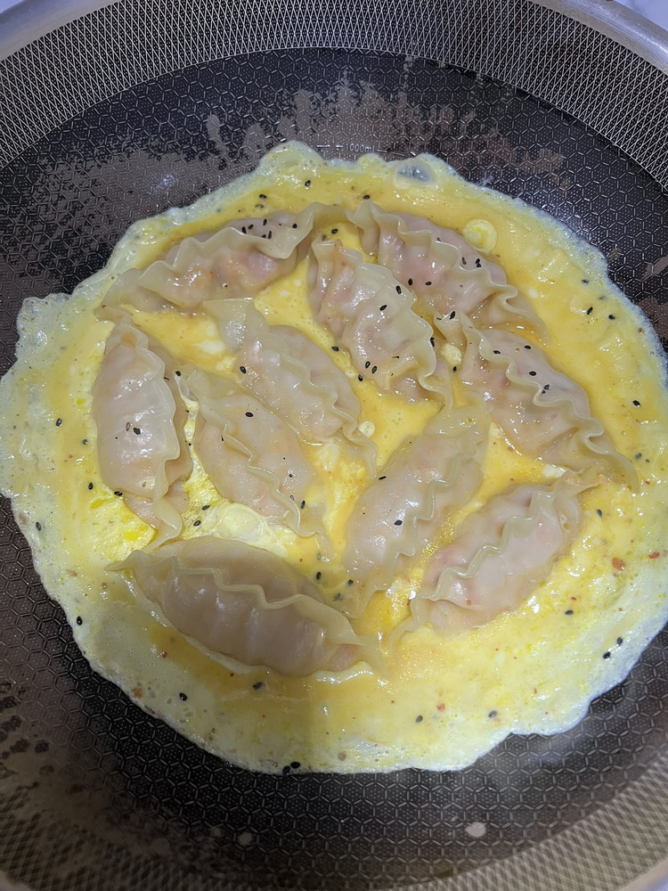 抱蛋煎饺的做法