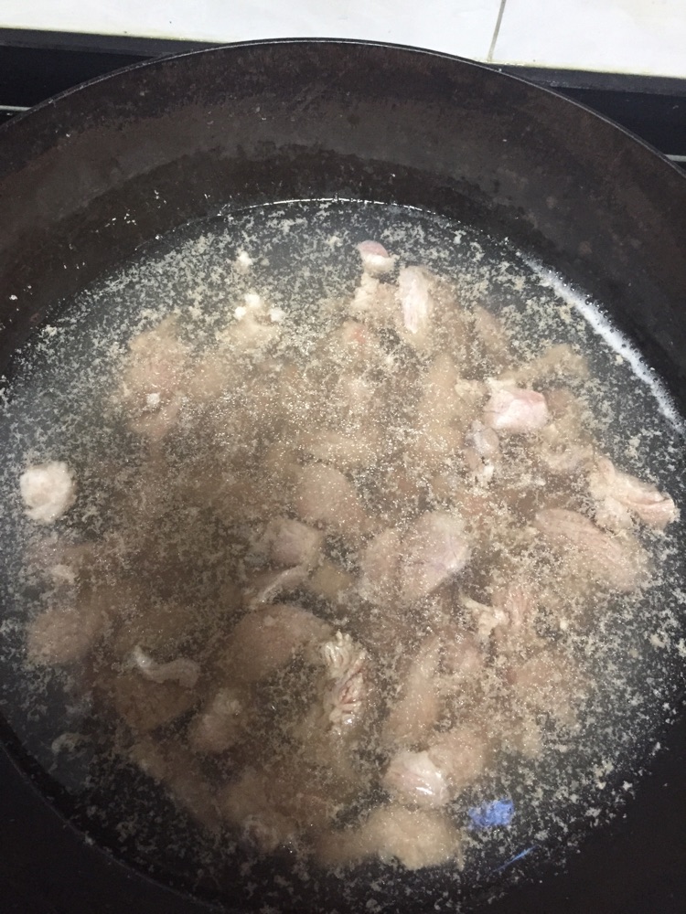 羊肉胡萝卜炖粉条青菜的做法图解2
