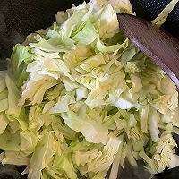 香菇洋白菜炒饼的做法图解8