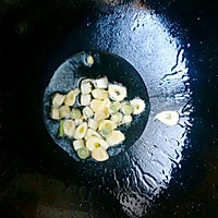 好吃又好做，快手蒜瓣炒豆皮#今天吃什么#的做法图解3
