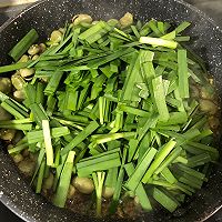 韭菜蚕豆的做法图解5