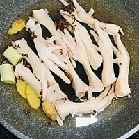 无骨柠檬鸡爪的做法图解1