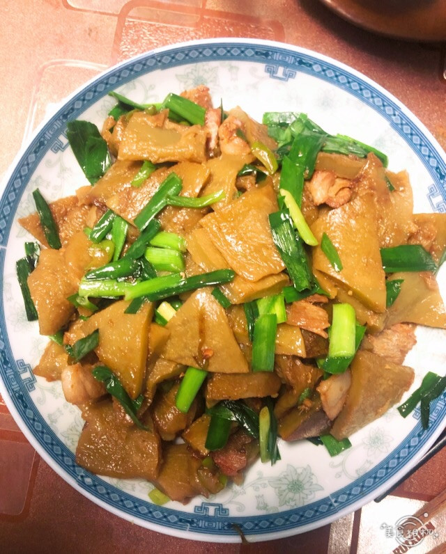 韭菜炒疙渣的做法