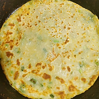 外焦里嫩的葱花烙饼的做法图解10