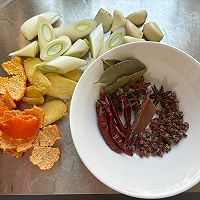 红烧猪蹄#快速GET丰盛春节家宴#的做法图解5