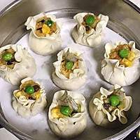 #换着花样吃早餐#香气扑鼻的鲜虾烧麦～的做法图解4