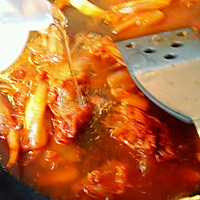 「韩式」金枪鱼泡菜汤的做法图解2