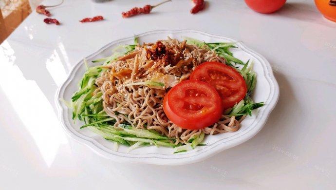香辣鸡丝荞麦面