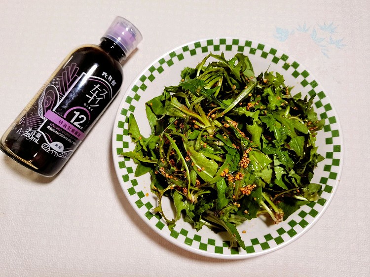 凉拌蒲公英的做法