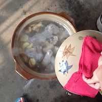 茶树菇排骨汤的做法图解2