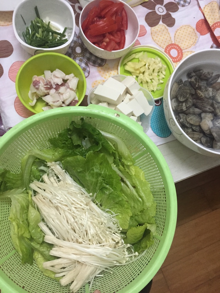 冬日暖身海鲜汤的做法图解3
