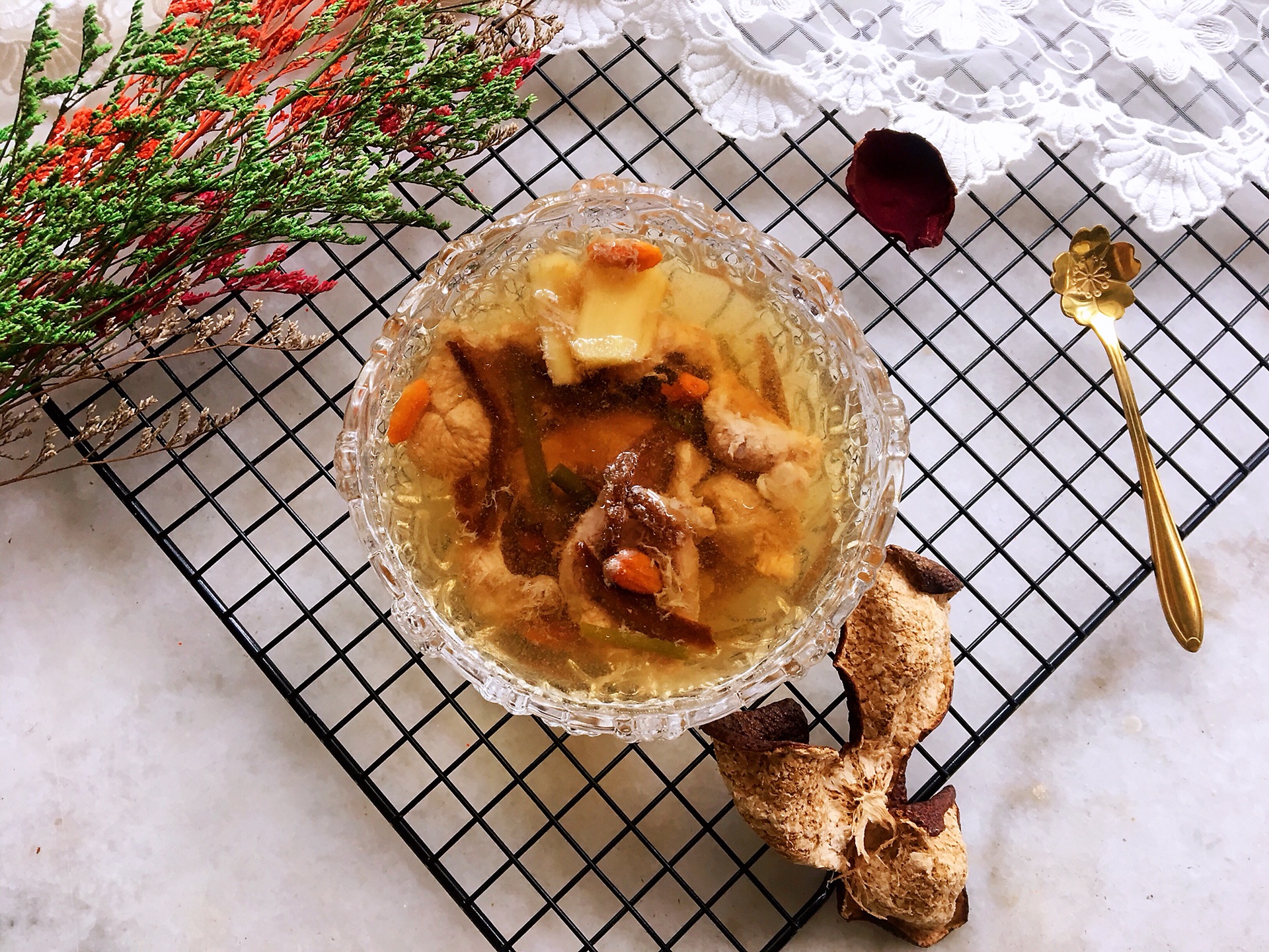 Tangerine peel and lean meat soup