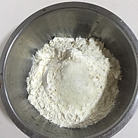 披萨饼皮的做法图解1