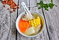 快手玉米胡萝卜山药鸡肉汤的做法