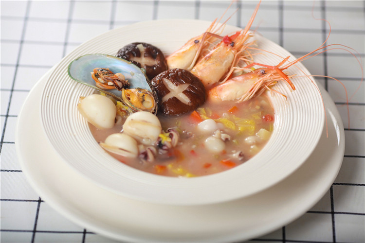 无调味高逼格蔬菜海鲜汤的做法