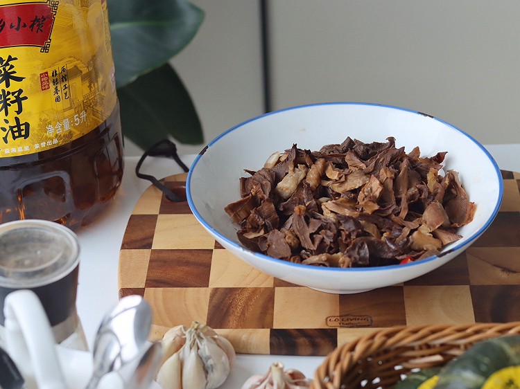 忘不了的家乡美味 | 笋干炒肉的做法