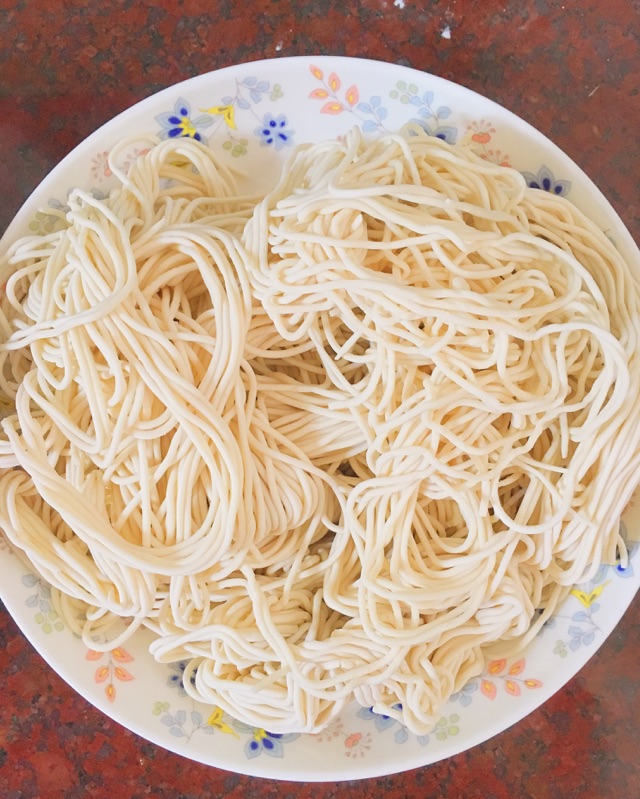 经典的番茄肉酱拌面的做法图解1