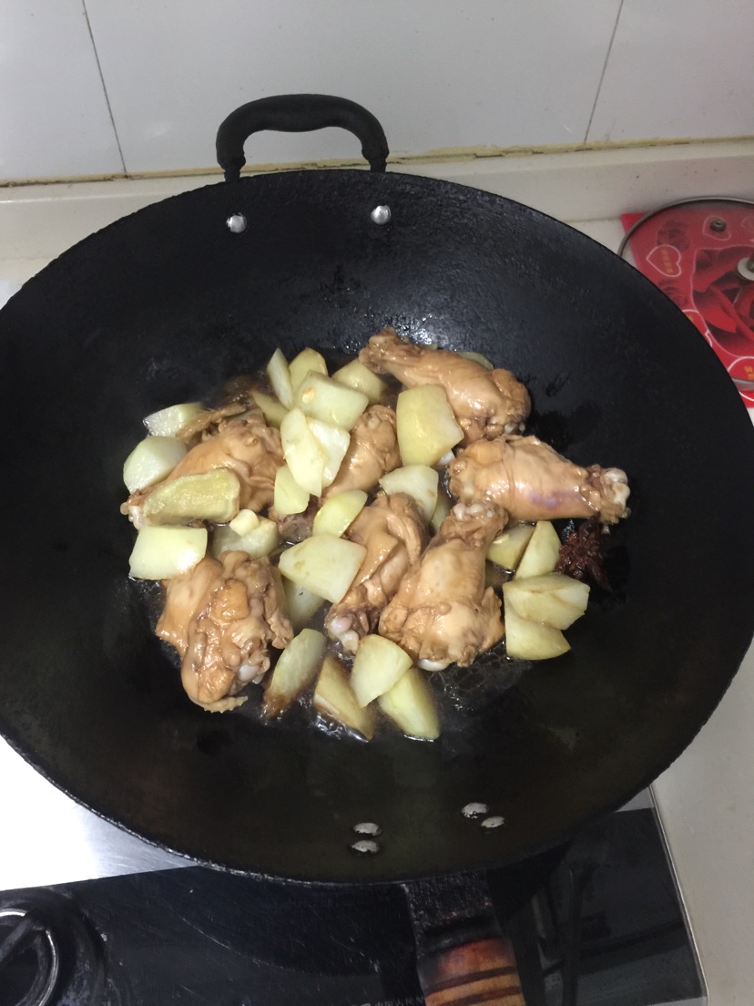 土豆烧鸡翅的做法图解3