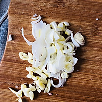 大白菜炖五花肉的做法图解1