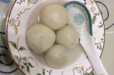 自制芝麻核桃汤圆