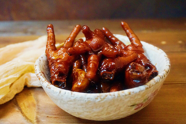 鸡爪热门做法，软糯酥烂，一抿就化！