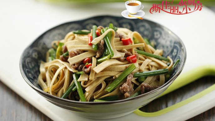 千张韭菜薹炒牛肉丝