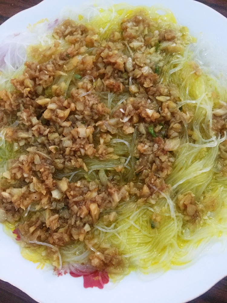 蒜蓉粉丝蒸生蚝的做法图解7
