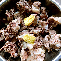 莴笋炖排骨的做法图解1