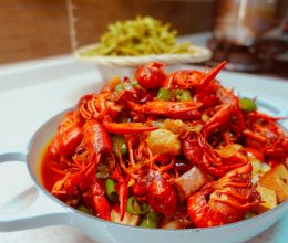 家庭版麻辣小龙虾（主食配料满满一锅出）的做法