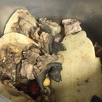 石龟炖鸡大补汤的做法图解2