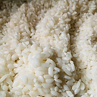 香肠豌豆粳米饭的做法图解1
