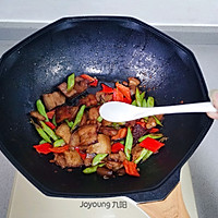 回锅肉炒四季豆的做法图解10