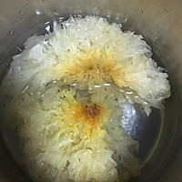 #秋天怎么吃#雪梨银耳莲子糖水的做法图解1