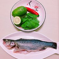 青柠檬蒸鲈鱼的做法图解1