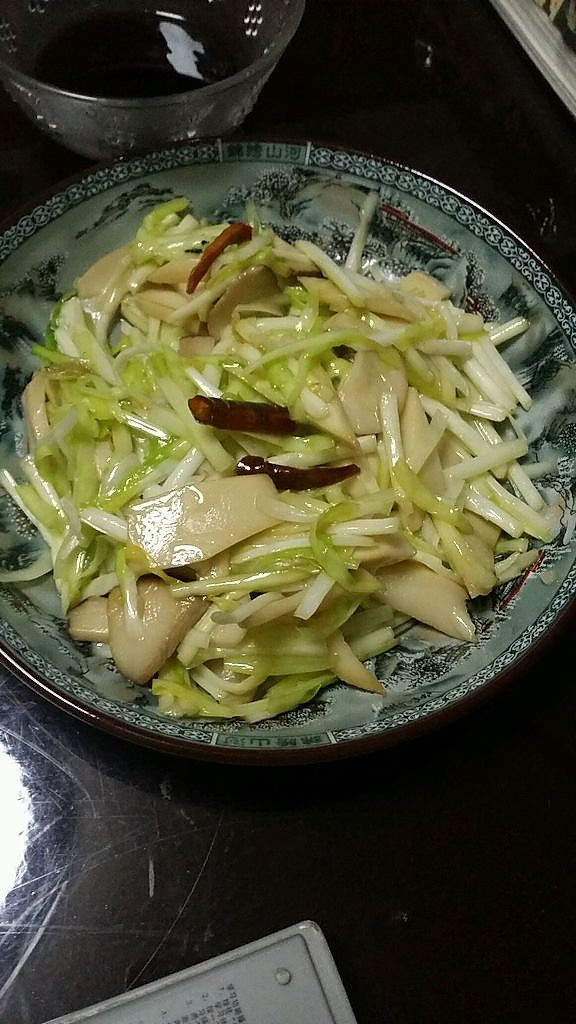 韭黄炒杏鲍菇