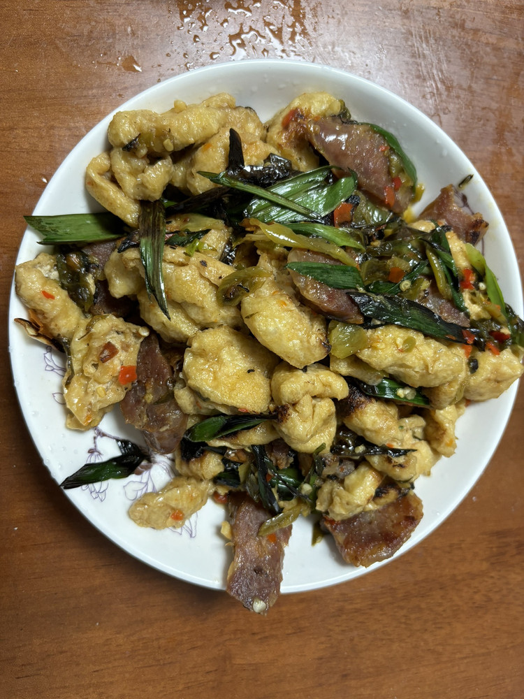 豆泡烧腊肠的做法