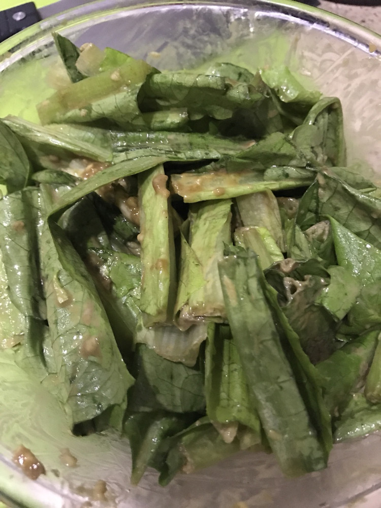 凉拌油麦菜的做法