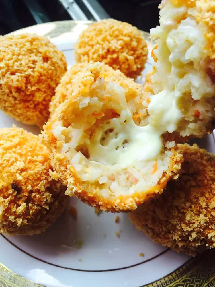 芝士流心饭团的做法