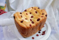 #莓语健康日记#蔓越莓炼乳面包·面包机版的做法