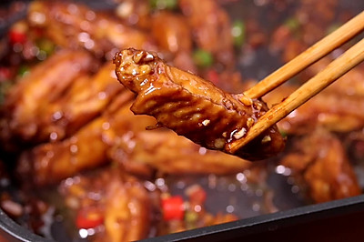 蒜蓉鸡翅！年夜饭端上桌就光盘，好吃到吮手指