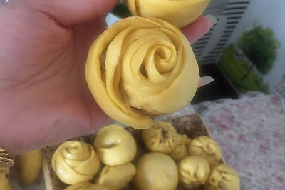 南瓜玫瑰花卷