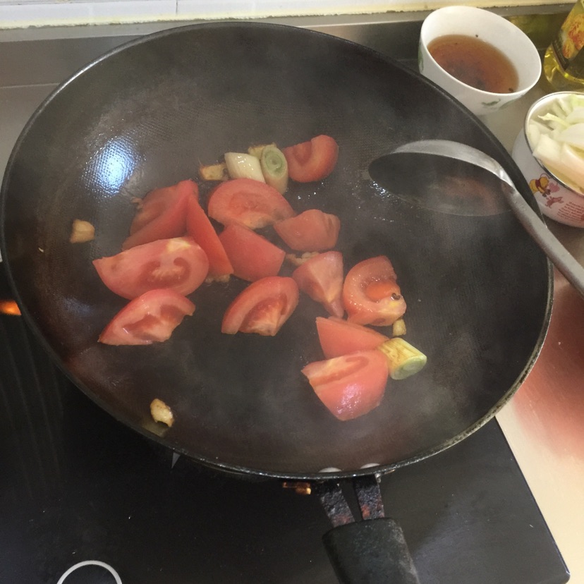 西红柿炒菜花的做法图解5
