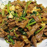 香菜泡椒炒牛肉的做法图解5