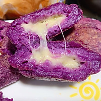 #安佳马苏里拉芝士挑战赛#软糯的紫薯芝士饼，外焦里嫩超拉丝的做法图解1