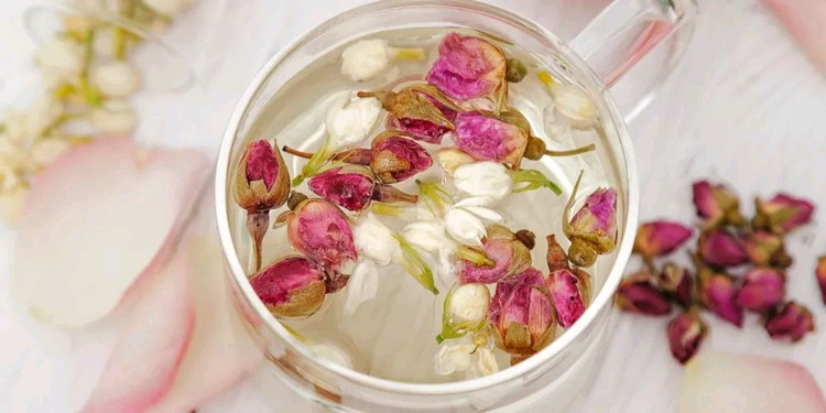 春分——茉莉玫瑰双花茶的做法