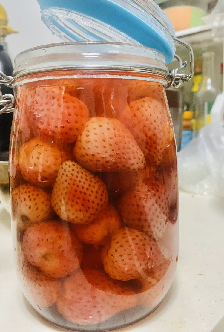 草莓罐头的做法