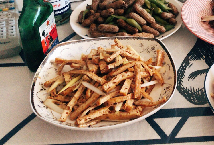 凉拌豆腐干，清爽一整天的做法