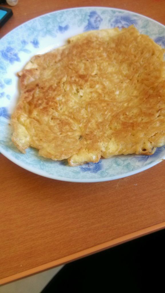 方便面鸡蛋饼  黑暗料理的做法图解3