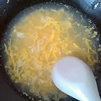 玉米片鸡蛋汤的做法图解3